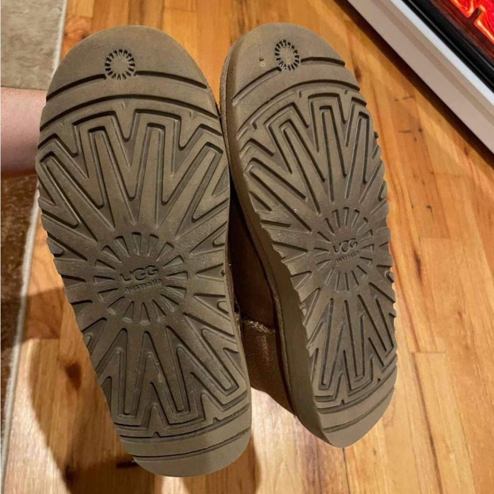 Original Ugg boots, size 3 for girls